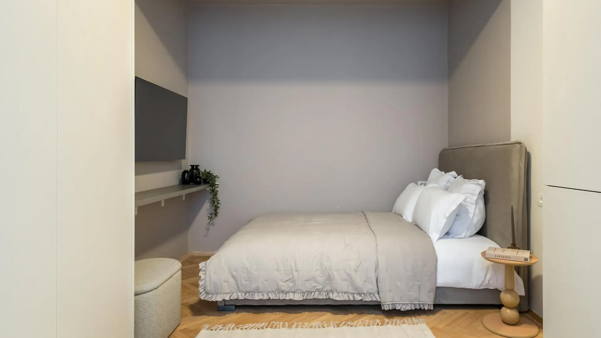 Old Town - Carada 5 - Urbannest Bucharest Apartment