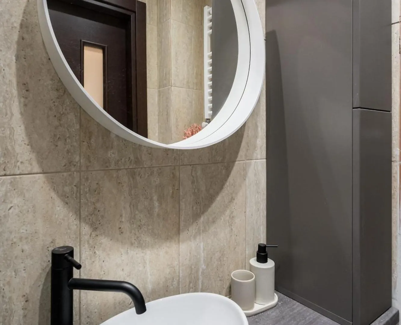 Old Town - Carada 5 - Urbannest Bucharest Apartment